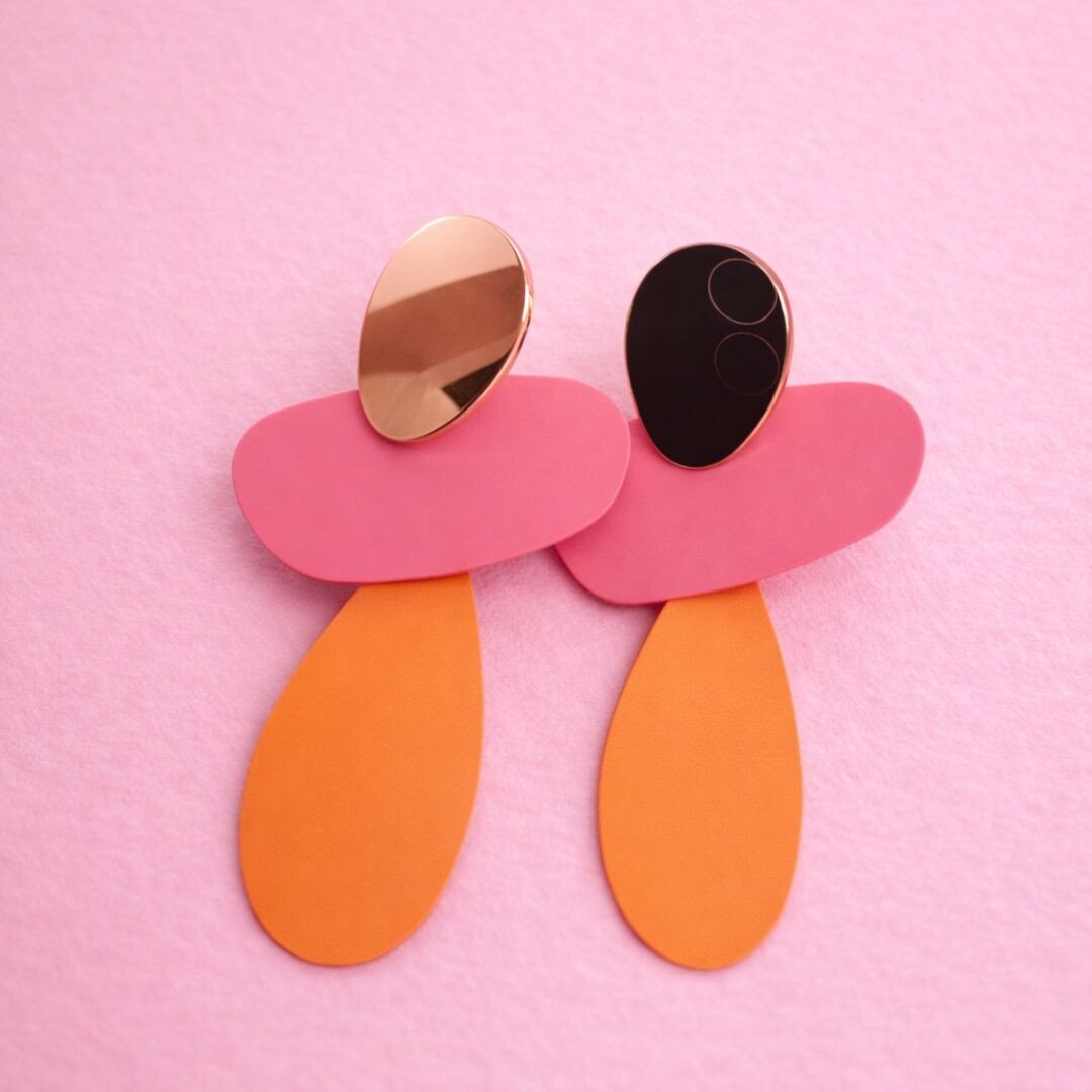 BRINCO GEOMÉTRICO COLORIDO LARANJA E ROSA - Imagem 4