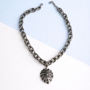 colar corrente grafite feminino com pingente folha moderna